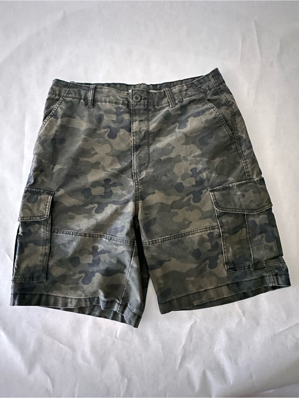 90's Loose Lived-In Cargo Shorts -- 10-inch inseam 38W | Camo